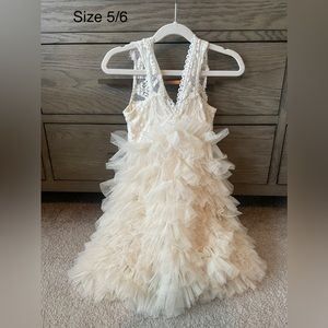 Chic lace and tulle girls dress
